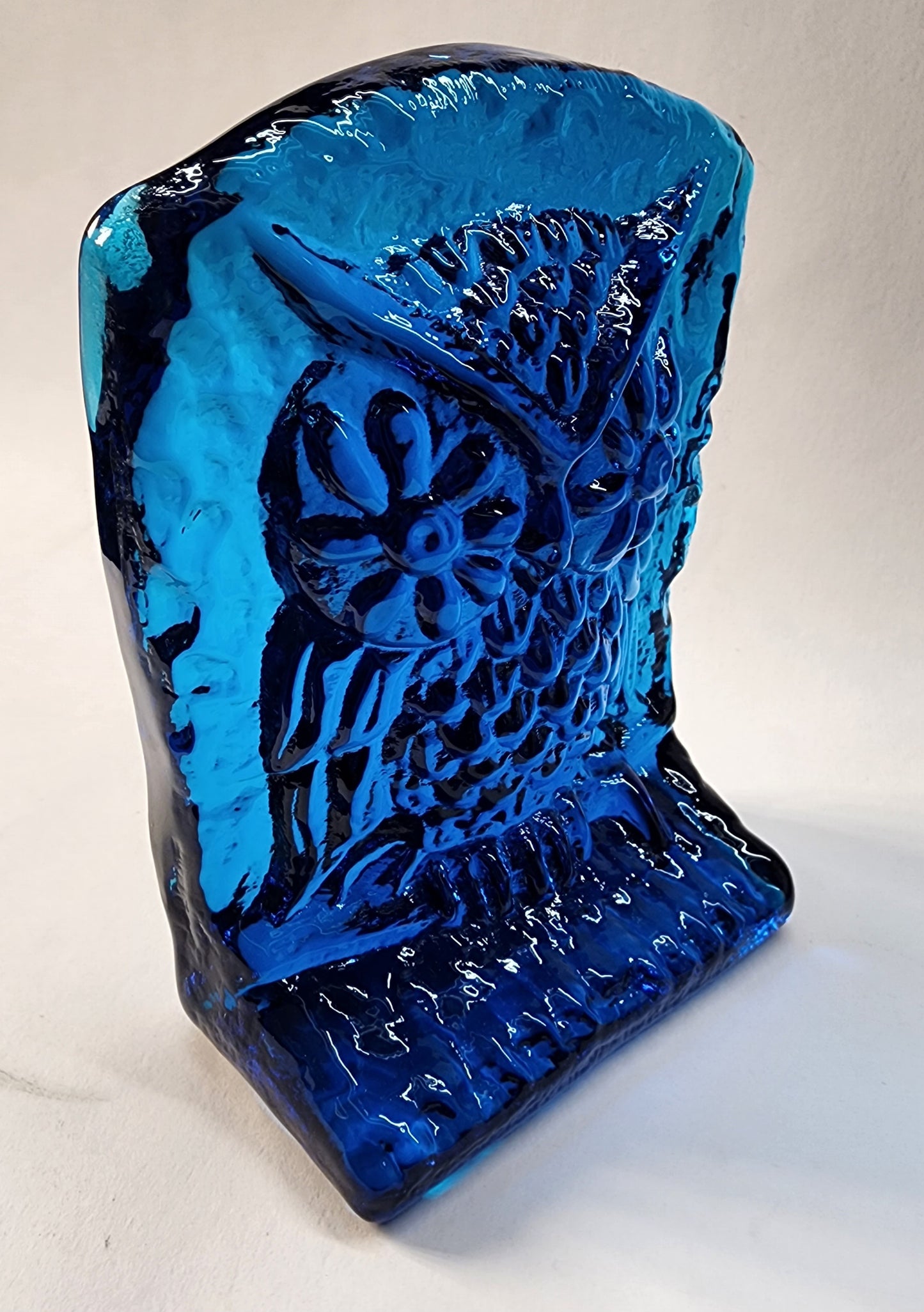 L.E Smith Glass Blue bookend OWL