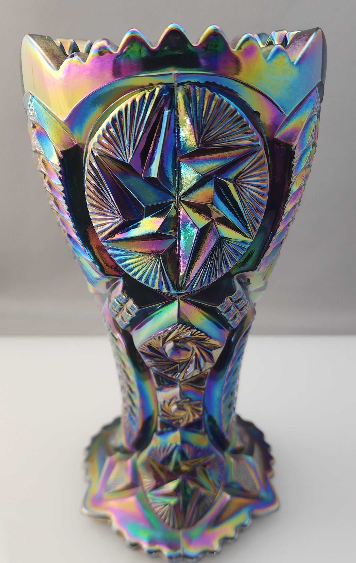 L.E Smith Glass carnival vase