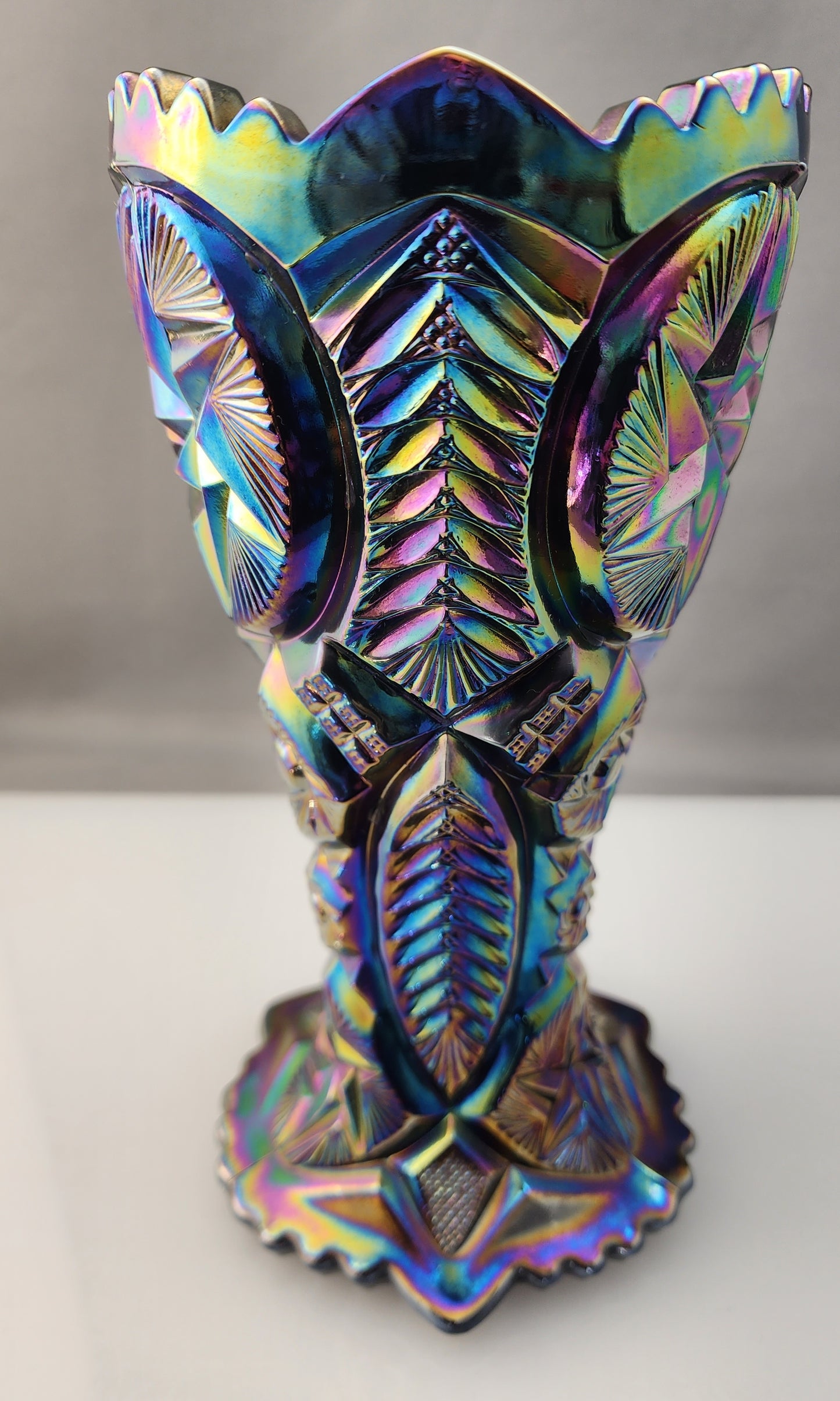 L.E Smith Glass carnival vase