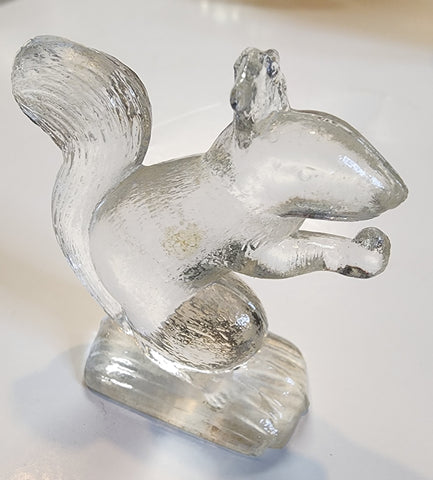 L.E. SMITH glass miniature Elephant