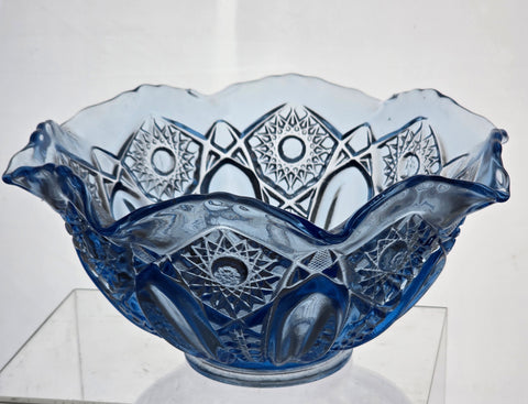 L E Smith Glass blue scoloped edge bowl