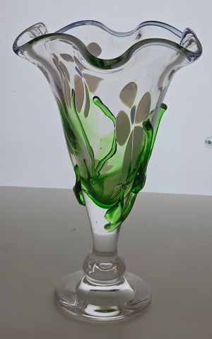 L.E Smith multicolor green and white Glass hand made art vase.
.