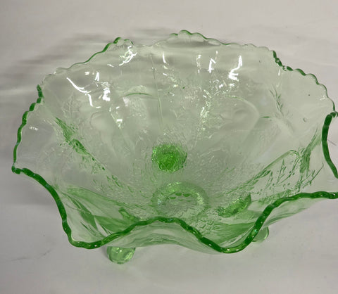 Fenton uranium glass 3 legged bowl glows