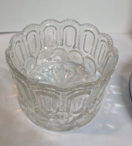 L E Smith moon and star clear Glass jaridinene