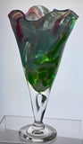 L.E Smith Glass hand made art vase.
.