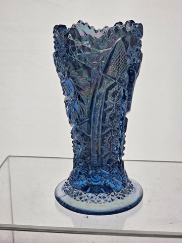 L.E Smith Glass whirling star iridescent ice blue small vase.
.