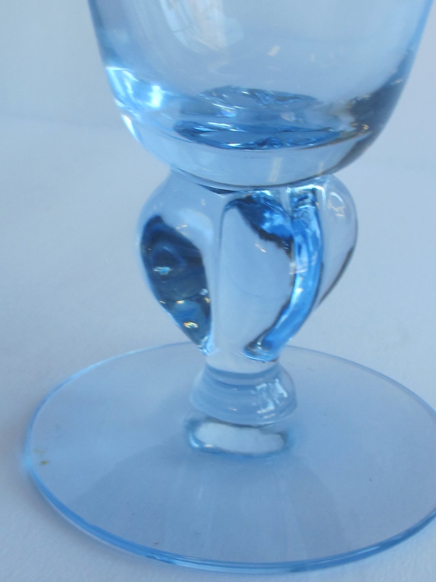 Sweedish crystal skruf astrid glasses 5 lobe light blue