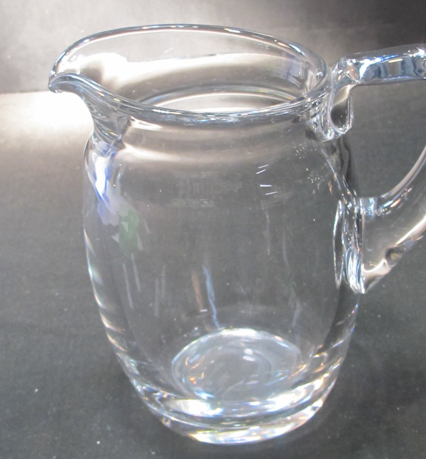 Crystal pitcher Ground and polished base