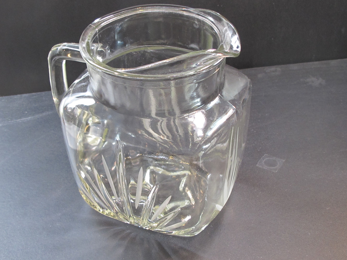 Glass pitcher 36 oz with frosted cuts