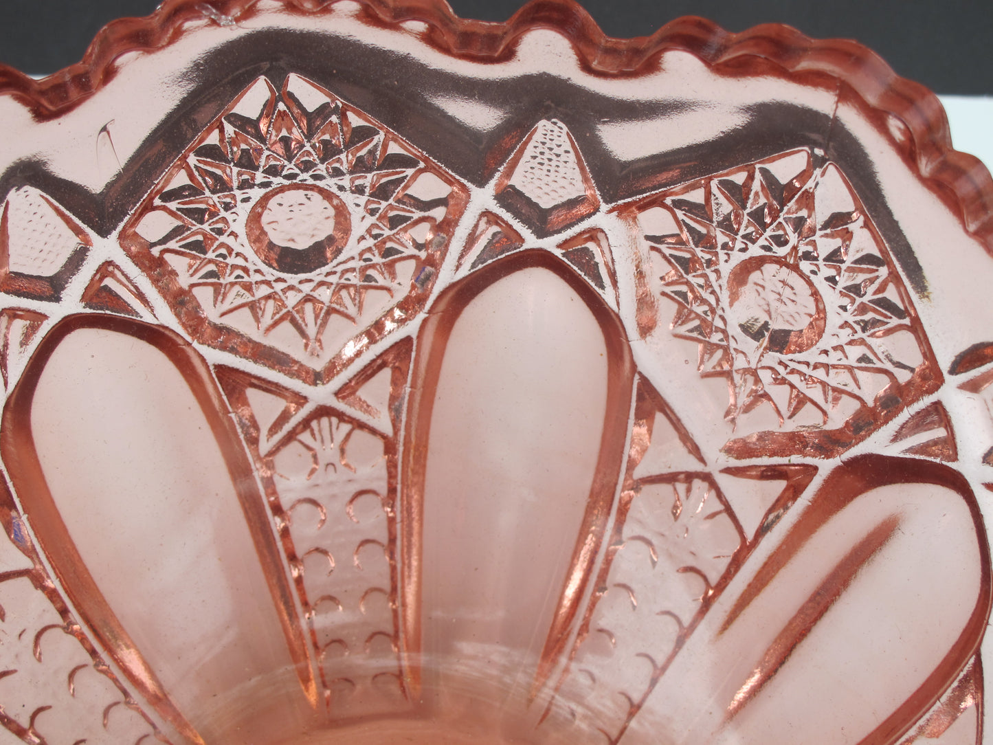 L.E Smith Glass pink bowl