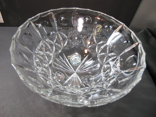 Cut glass 3 legged bowl Hand cut 629